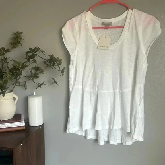 Wonderly Women’s Basic White Flowy Top - Picture 4 of 9